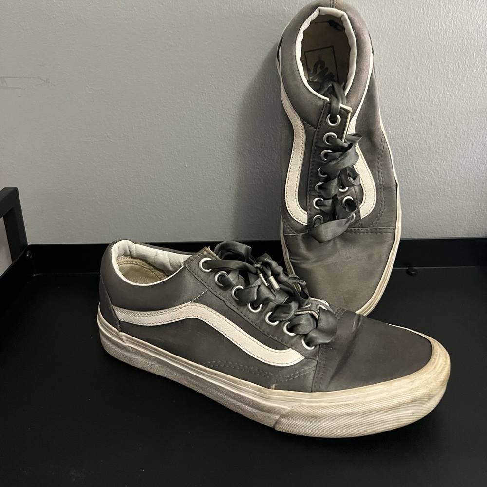 Vans Old Skool Shoes Womens 8.5 Silver Satin Ribbon Laces Sneakers Skate Casual